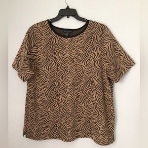 Ann Carson Woman’s Brown/Black Animal Print Blouse. Size 2X.